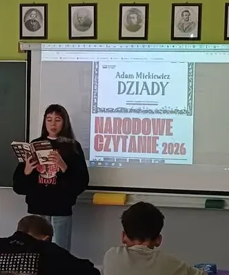 Narodowe Czytanie „Dziadów” w naszej szkole – literacka przygoda uczniów klas VI–VIII