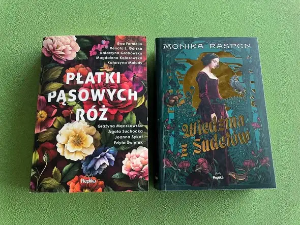 Nowości w bibliotece w Czarnym Borze – dary od czytelników i pisarek