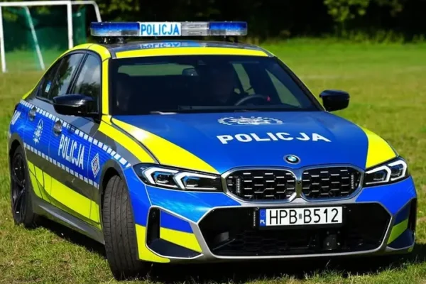 Nowe BMW dla wałbrzyskiej policji – 400 KM i napęd 4×4