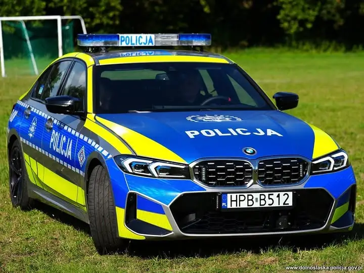 Nowe BMW dla wałbrzyskiej policji – 400 KM i napęd 4×4