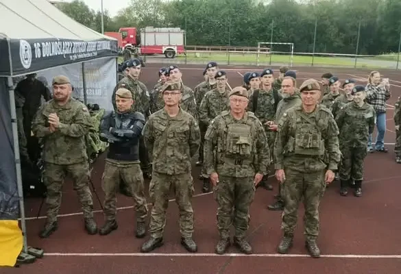 Piknik Służb Mundurowych w Wałbrzychu – strażacy zapraszają mieszkańców