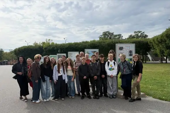 Młodzi z Dolnego Śląska pokazali region na plakatach. Wystawa przy Hali Stulecia
