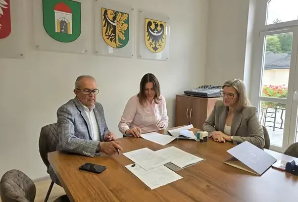 Szczawno-Zdrój modernizuje Orlika. Prawie 800 tys. zł dofinansowania i nowa ścianka wspinaczkowa