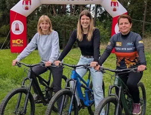 Strefa MTB Sudety: punkt kontrolny i żywnościowy na Kościelnej Górze w Mieroszowie