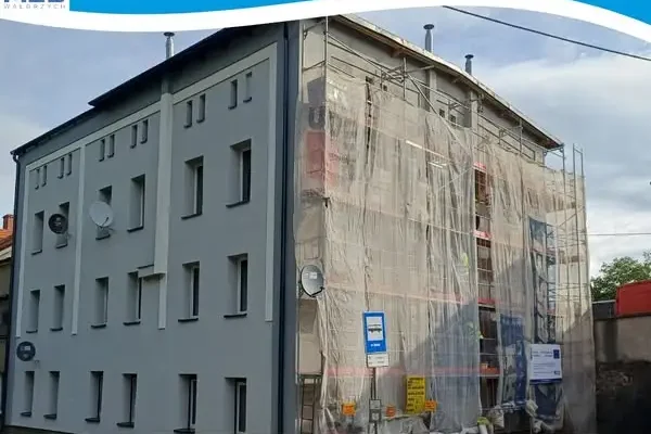 Wałbrzych: termomodernizacja budynku przy ul. gen. Andersa 11 zgodnie z harmonogramem