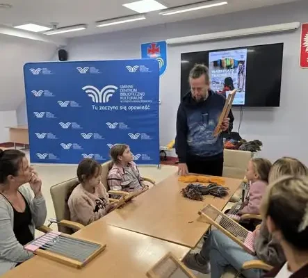 Międzypokoleniowe warsztaty tkackie w Starych Bogaczowicach – makatki i relacje