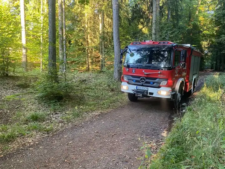 Pożar śmieci w bunkrze w Sierpnicy — interwencja OSP Głuszyca Górna
