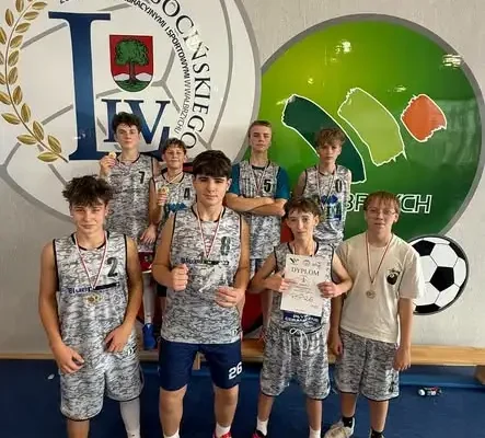 Mistrzostwo Wałbrzycha w koszykówce chłopców – drużyna z klas 7-8 najlepsza