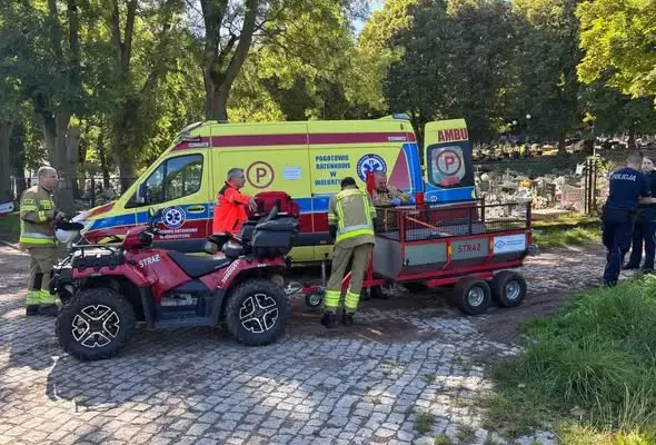 Dwa zdarzenia w gminie Mieroszów: dachowanie w Golińsku i akcja ratunkowa na terenie leśnym