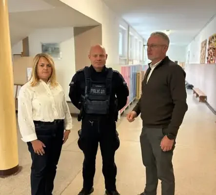Głuszyca zaostrza bezpieczeństwo w szkołach. Policjanci na dyżurach