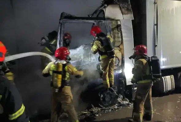 Pożar ciężarówki w tunelu TS26 na S3. Służby opanowały sytuację