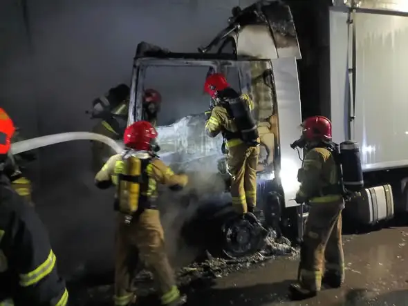 Pożar ciężarówki w tunelu TS26 na S3. Służby opanowały sytuację