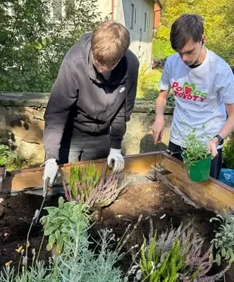 Zielona strefa relaksu powstała w Zespole Szkół im. Marii Skłodowskiej-Curie