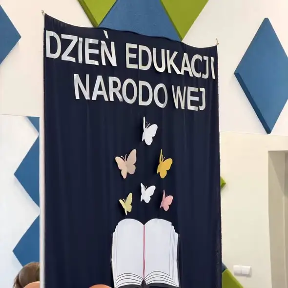 Dzień Edukacji Narodowej w Jedlinie-Zdroju: burmistrz podziękowała nauczycielom