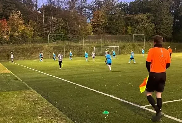 Trzy zwycięstwa i jedna porażka – młodzież Górnika Boguszów-Gorce w świetnej formie