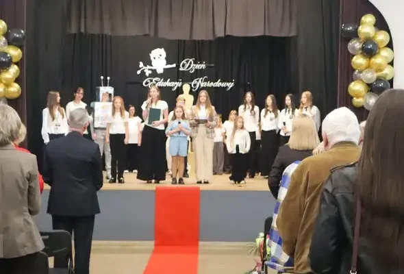 Głuszyca: Dzień Edukacji Narodowej z robotem w roli głównej