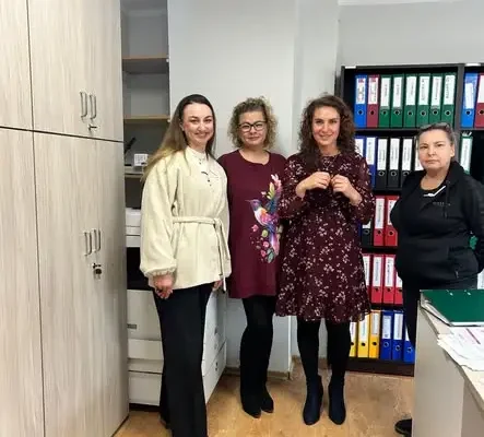 Różowy Październik w Walimiu – różowe wstążki przypominają o profilaktyce raka piersi