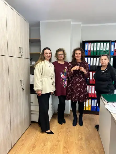 Różowy Październik w Walimiu – różowe wstążki przypominają o profilaktyce raka piersi