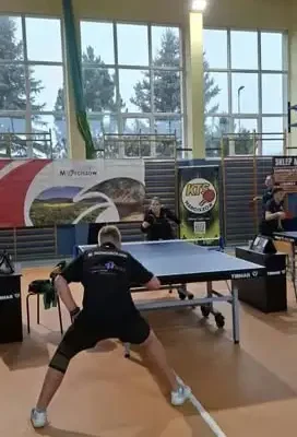 Marcel z klasy 7 na podium międzynarodowego turnieju tenisa stołowego w Marciszowie