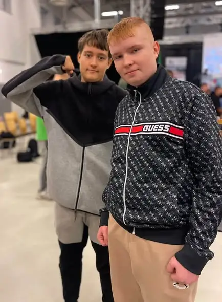 Młodzież z Wałbrzycha w akcji bicia rekordu resuscytacji