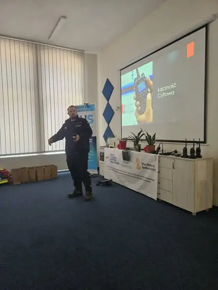 Jedlina-Zdrój: warsztaty z gotowości kryzysowej w OSP — blackout, łączność i pierwsza pomoc