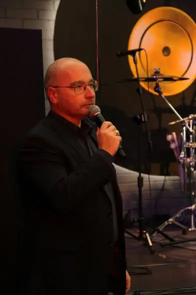 Gminne Obchody Dnia Seniora w Czarnym Borze – muzyczna podróż z Winyl Band