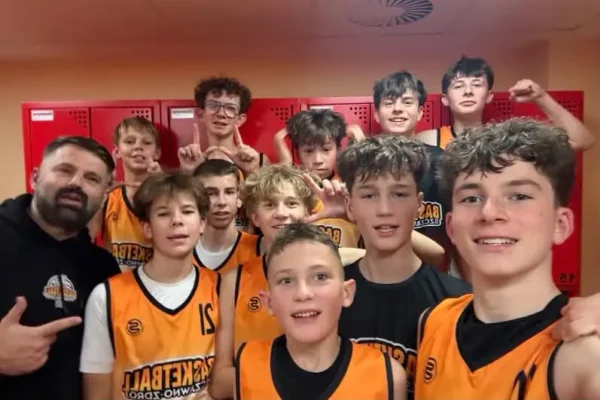Kadeci U15 ze Szczawna-Zdroju pewnie ograli Niesobski Basket Academy