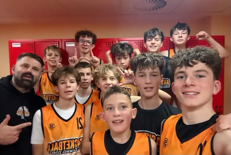 Kadeci U15 ze Szczawna-Zdroju pewnie ograli Niesobski Basket Academy