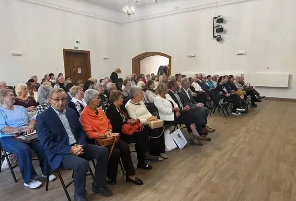 Głuszyca: seniorzy zainaugurowali rok akademicki UTW i badali zdrowie