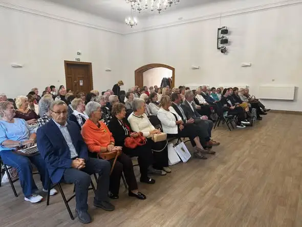 Głuszyca: seniorzy zainaugurowali rok akademicki UTW i badali zdrowie