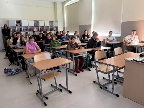 Boguszów-Gorce: uczniowie uczą się, jak reagować w sytuacjach zagrożenia