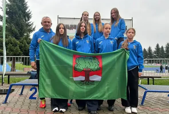 Uczennice Piętnastki z Wałbrzycha w TOP 11 Polski w biegach przełajowych