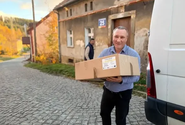 Radni z Boguszowa-Gorc pomagali w transporcie paczek żywnościowych