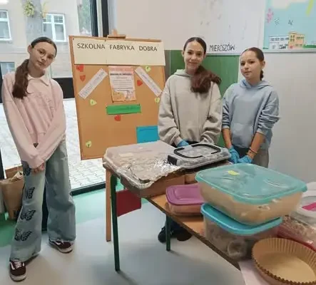 Kiermasz ciast w szkole – 1946,51 zł dla ZOO Łączna