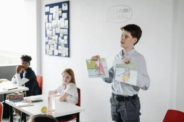 Uczniowie klasy 4 LO art. zaprezentowali swoje pasje podczas zajęć autoprezentacji